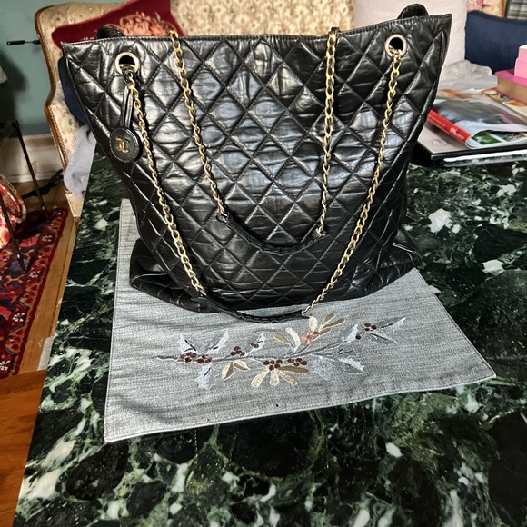 Pending Sale Vintage Authentic CHANEL Black Lambskin Quilted Tote 24k plated - Picture 5 of 17